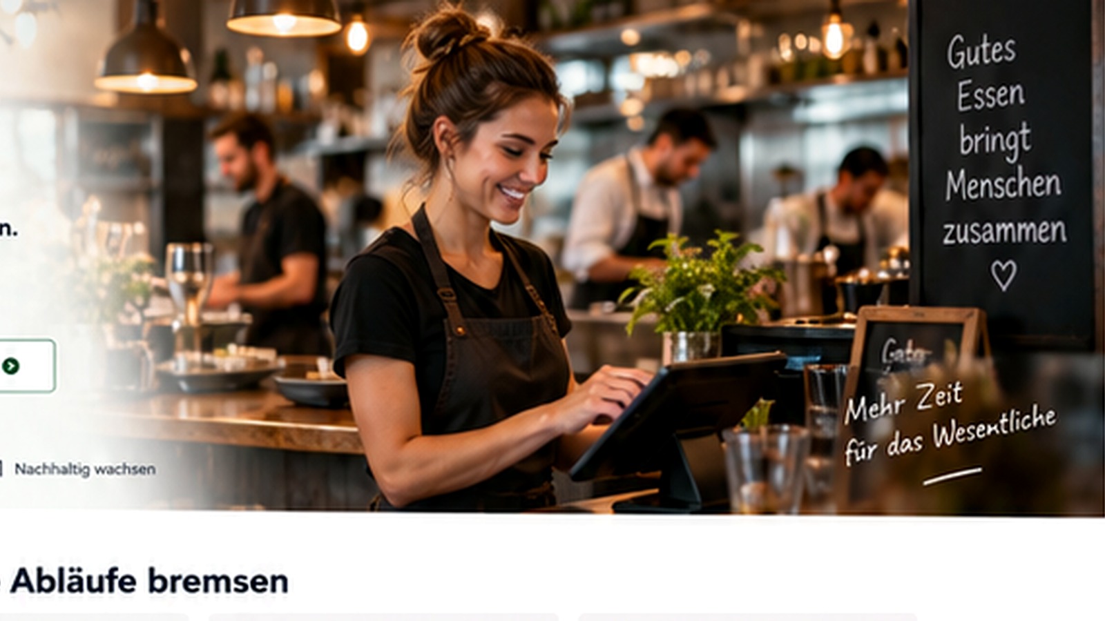 Servicekraft im Restaurant arbeitet mit digitaler Kasse